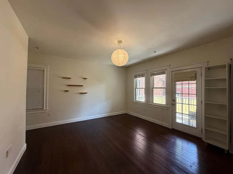 10 Giles Park — Photo 10