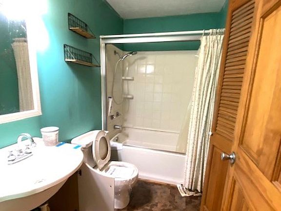 4th image of 7285 Locust Rd