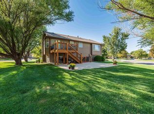526 N Woodstone Pl, Andover, KS 67002