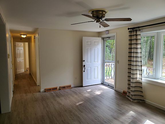 Entrance/Living Room