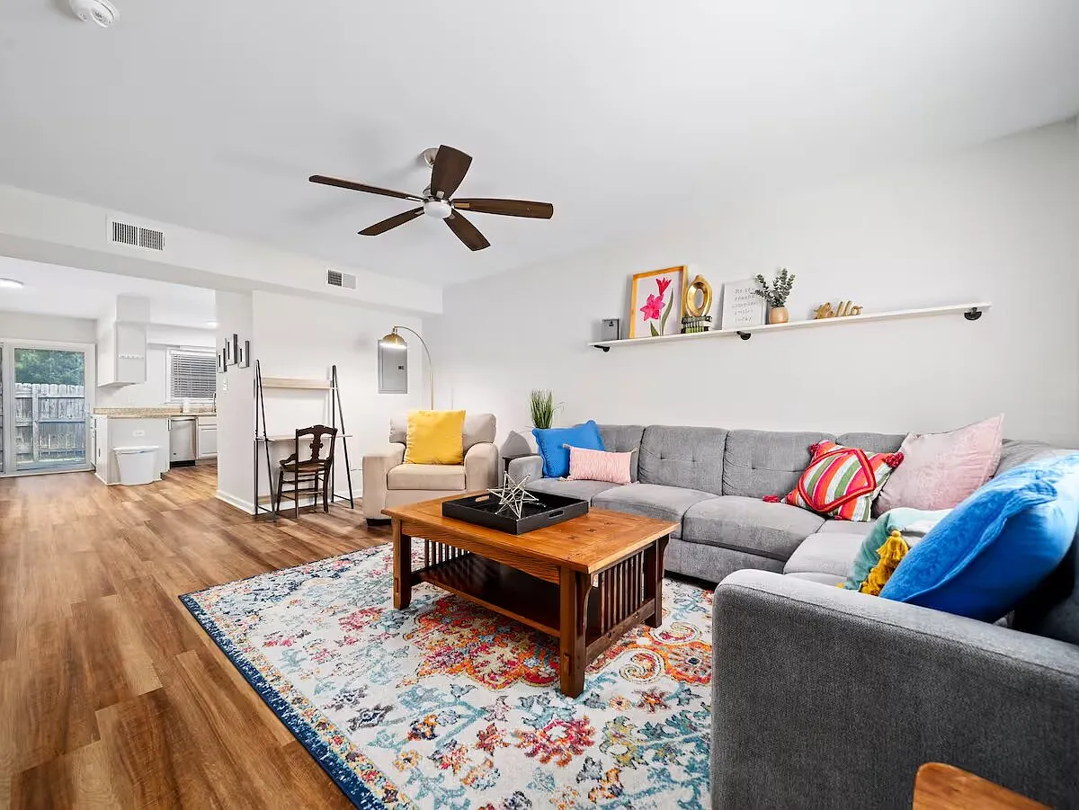 2 bed, 1150 sqft, $2,500 — Photo 3