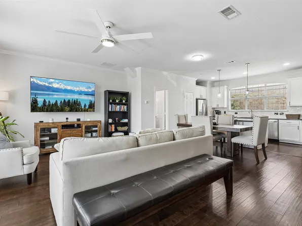 2700 Club Ridge Dr APT 22, Lewisville, TX 75067