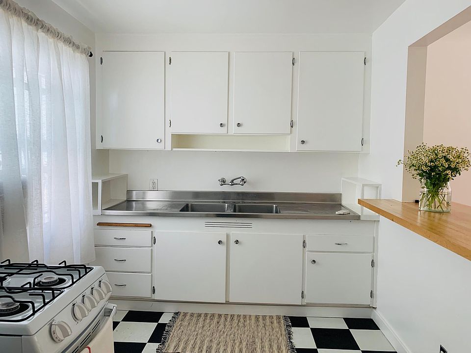 1st image of 3415 Drew St #1