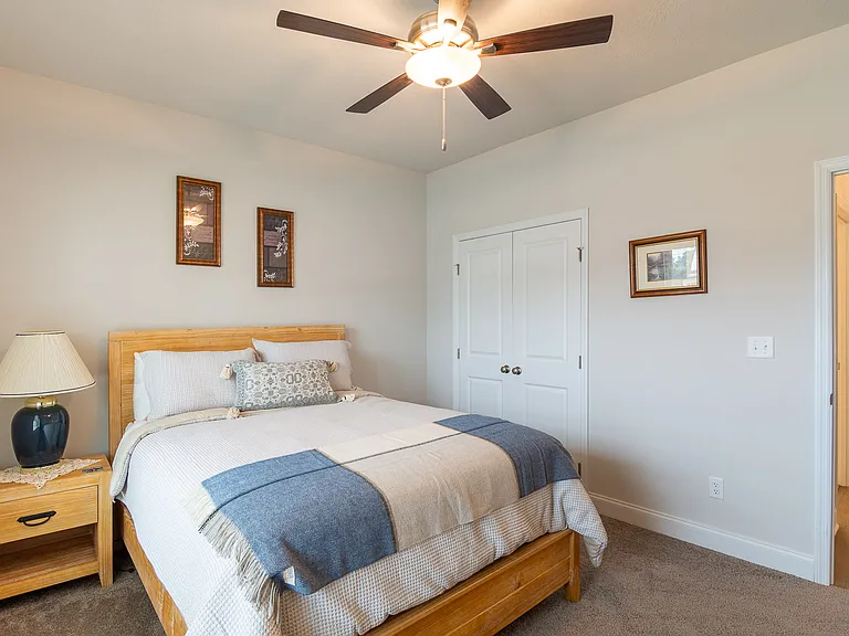 1091 Primrose Dr — Photo 17