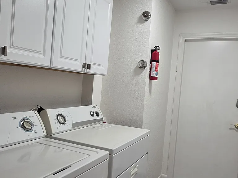 2474 Islander Ct — Photo 35