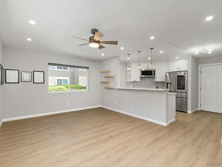 7405 Charmant Dr #2423 — Photo 10