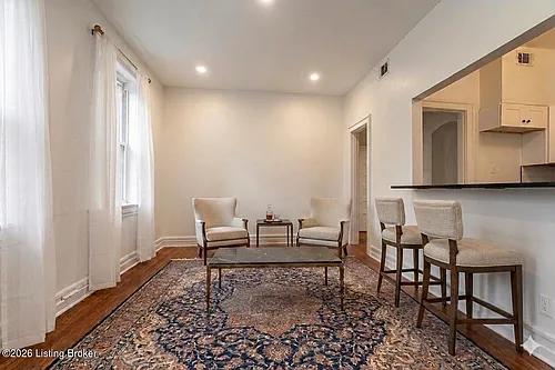 409 W Gaulbert Ave #201 Photo 1