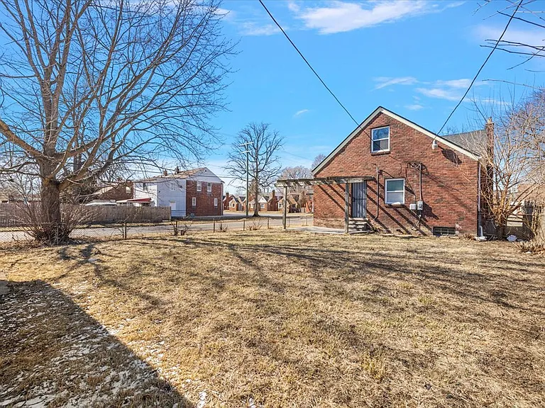 10500 Somerset Ave — Photo 5