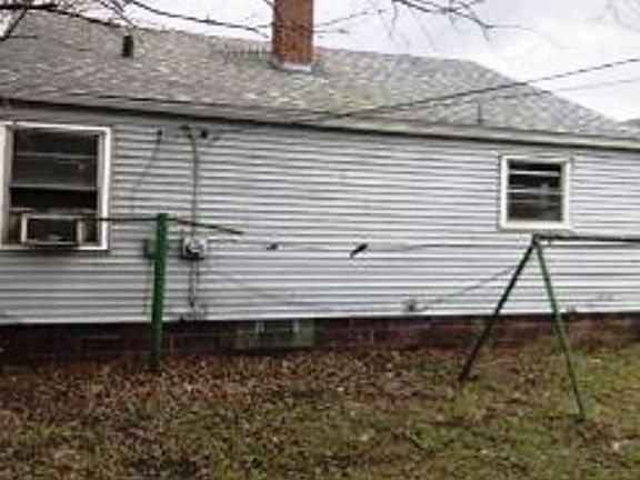 4th image of 742 S Warren St