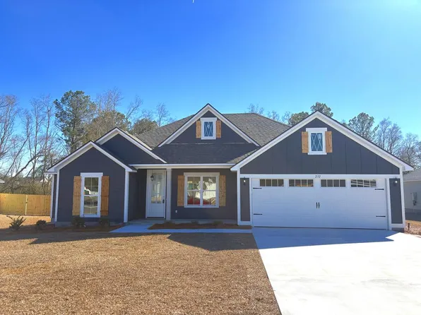 232 Barry Field Cir, Hahira, GA 31632