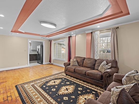 4th image of 1727 Mondamin Ave