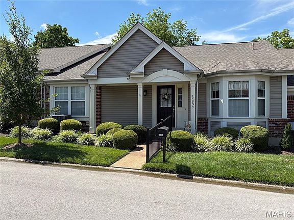 3rd image of 15803 Harris Ridge Ct