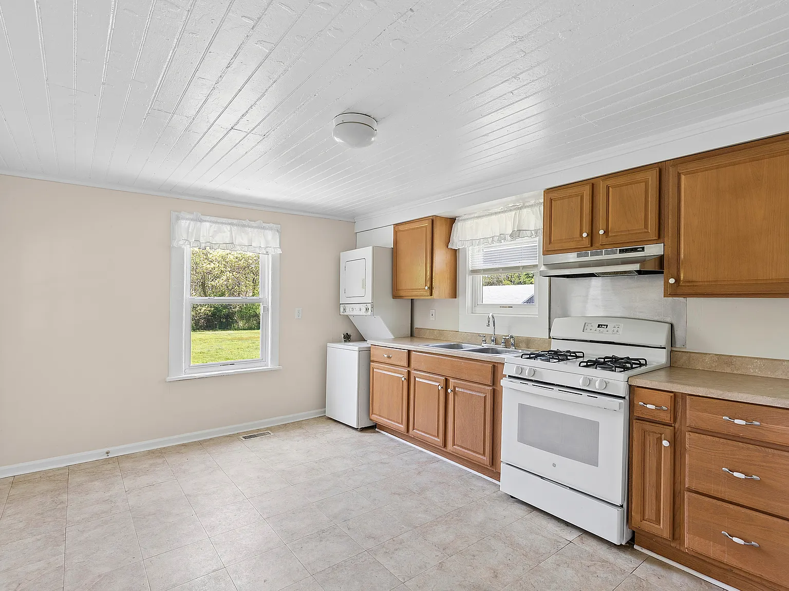 Southampton Year-Round Rental — Photo 2