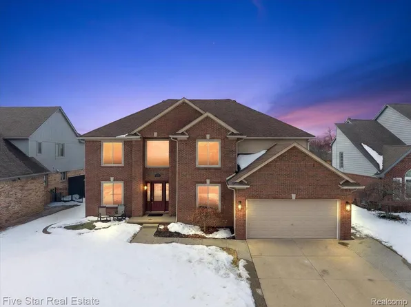 50813 Nagy Ct, Macomb, MI 48044