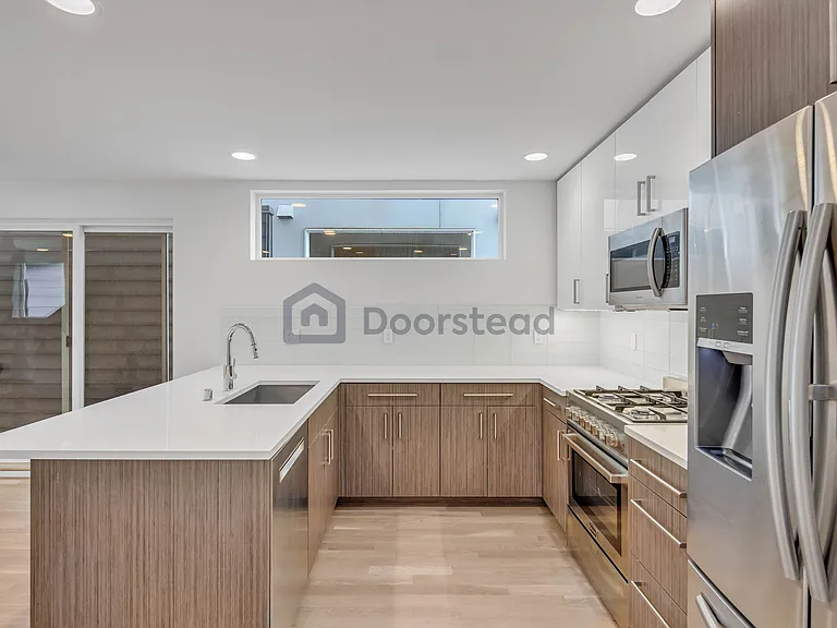 4226 Evanston Ave N — Photo 15