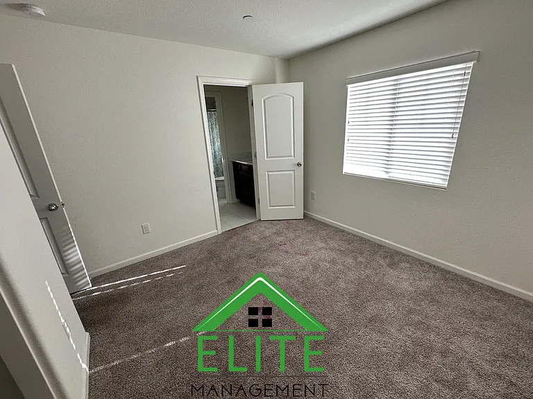 2551 Chuck Yeager Cir — Photo 11