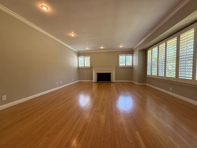 1162 Panorama Dr — Photo 3