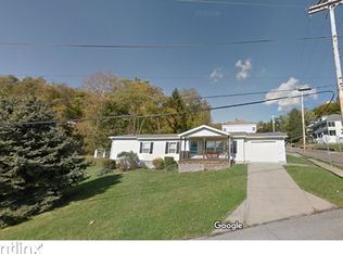 9 N 10th St, Martins Ferry, OH 43935