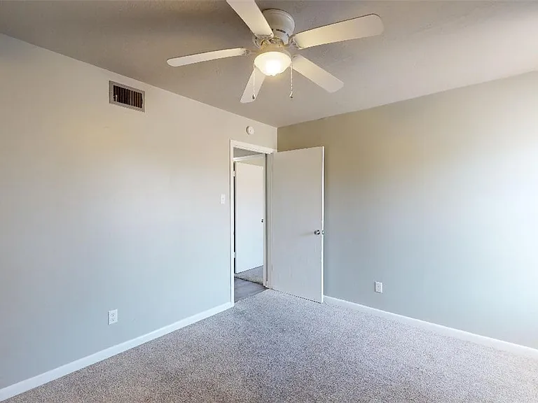 3800 E 29th St #4 — Photo 12