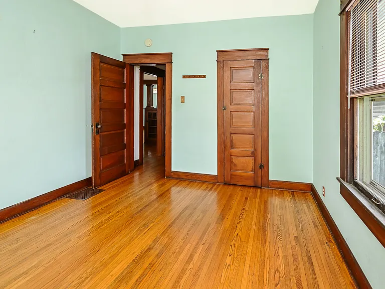 West bedroom.
