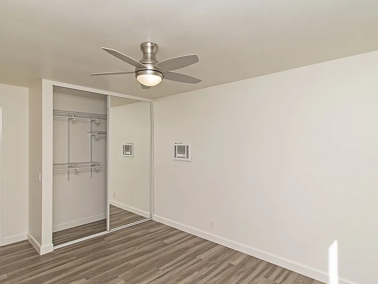 Adams Street Apartments — Photo 34