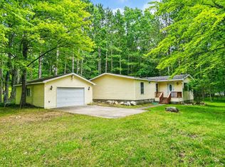 5055 Wolf Ln, Farwell, MI 48622
