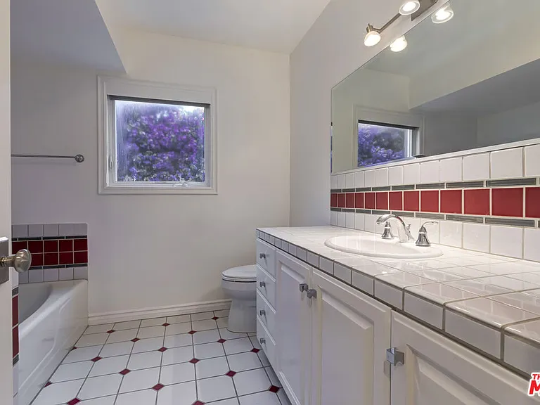 1277 N Norman Pl — Photo 27
