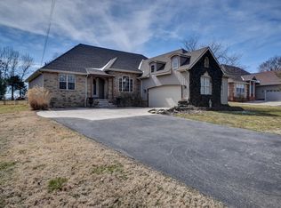 815 McVey St, Mount Vernon, MO 65712