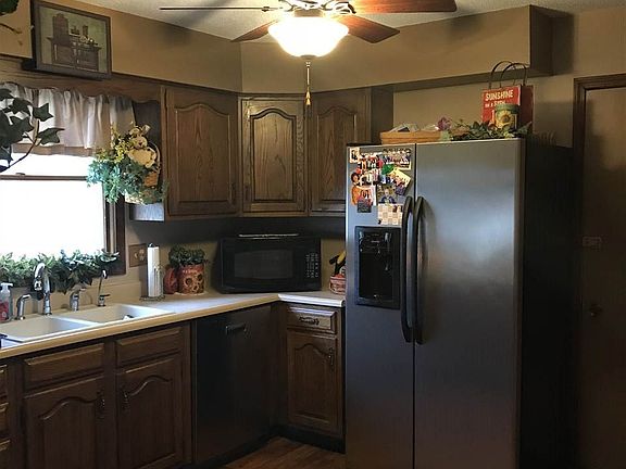 3rd image of 3170 E Lindsey Ln