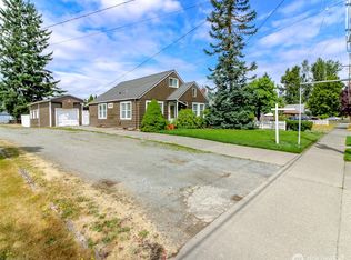3208 Porter St, Enumclaw, WA 98022