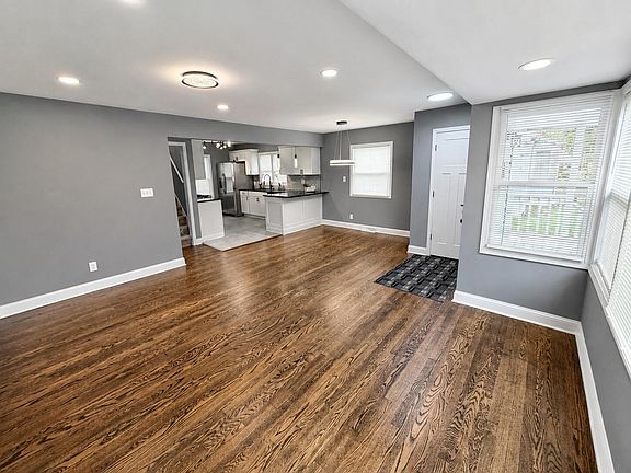 3rd image of 3931 Clough Ave