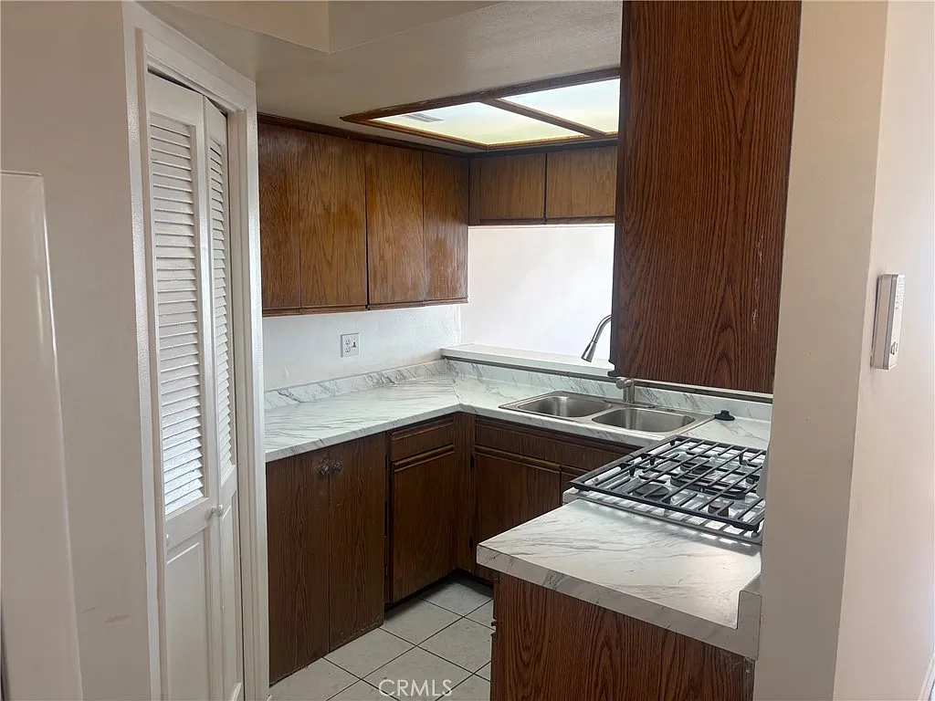 2 bed, 2.5 bath, 1020 sqft, $3,000 — Photo 3