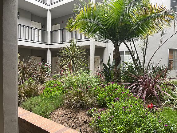 2nd image of 1525 Selby Ave APT 1