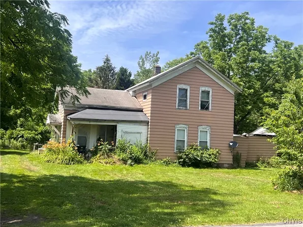 70 Oswego St, Hannibal, NY 13074