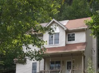 3111 Northampton Ct, Bushkill, PA 18324