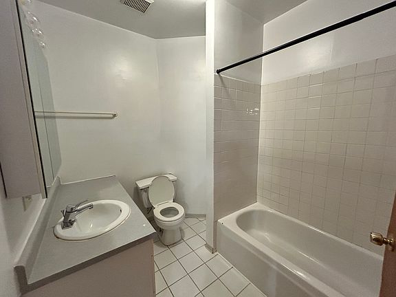 4th image of 1111 W Chicago Ave APT 3C