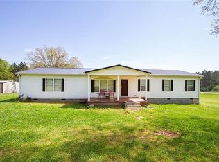250 Peach Dr, Central, SC 29630