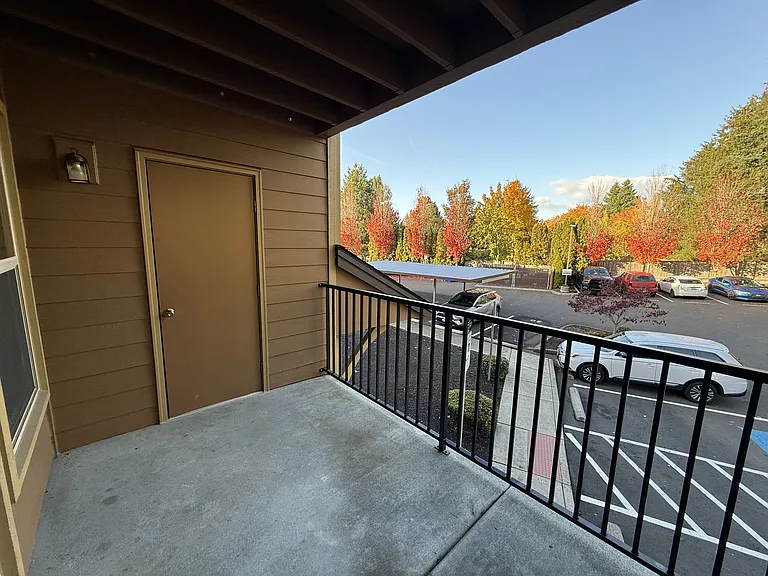 Sierra Point Apartments — Photo 6
