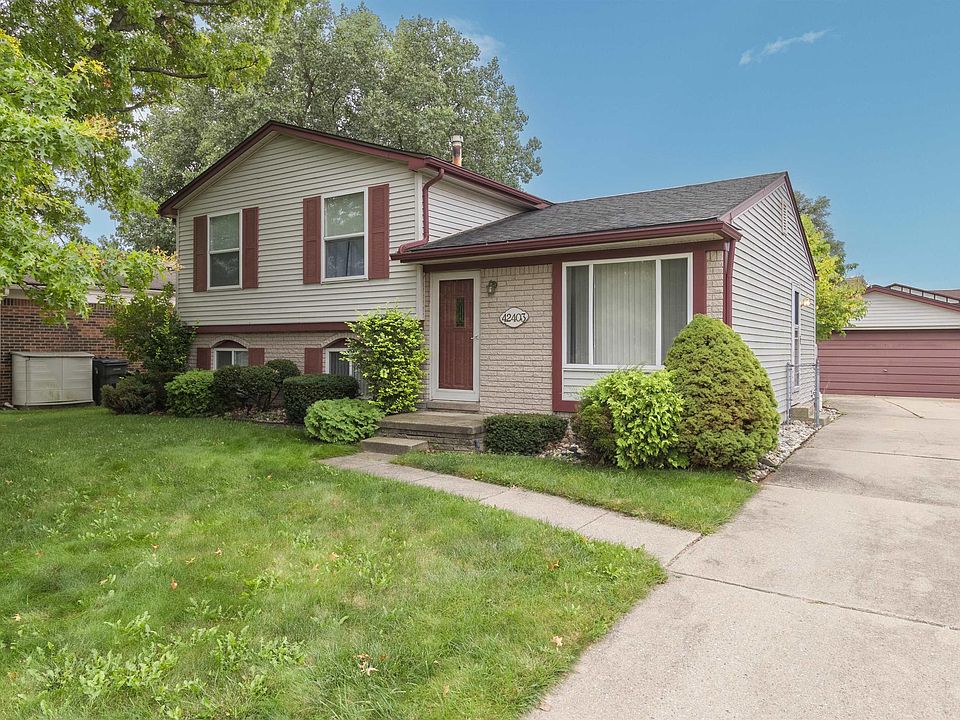 1st image of 42403 Lynda Dr