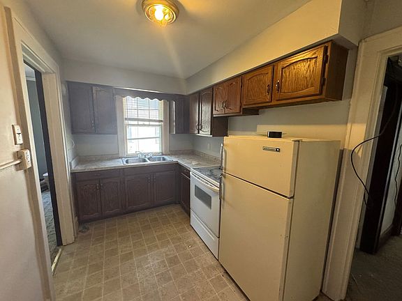 4th image of 918 S Paxton St #4