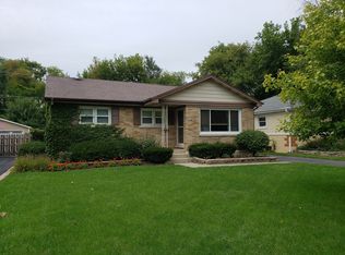 912 McKinley Ave, Mundelein, IL