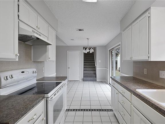 5th image of 508 Daniels Dr