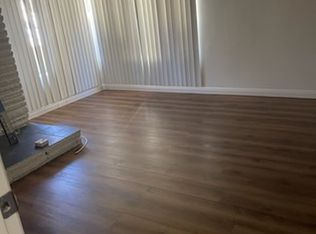 4524 W 115th St APT 1, Hawthorne, CA 90250