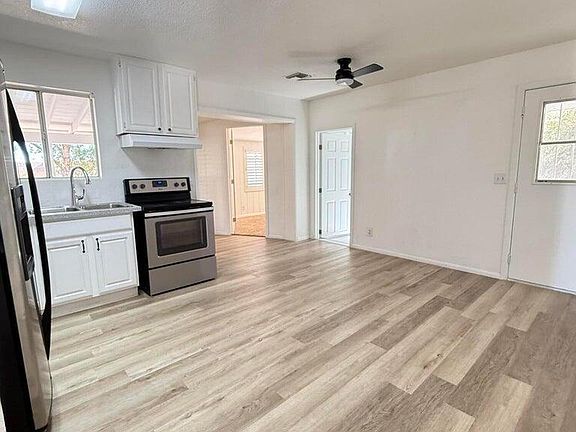 3rd image of 2127 E Bayberry Avenue