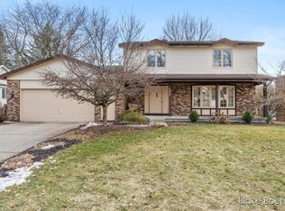 1450 Maplehollow St SE, Kentwood, MI 49508