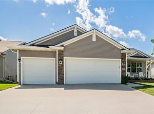 3702 163rd St, Urbandale, IA 50323