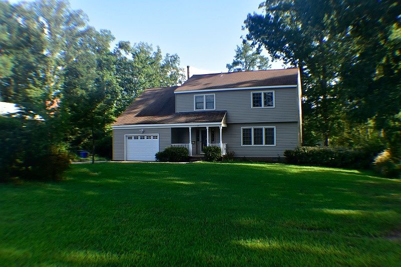 1st image of 44 Arline Dr