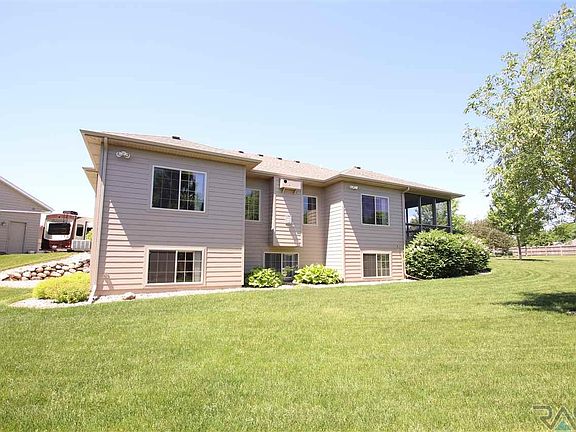 5th image of 2608 E Winston Cir