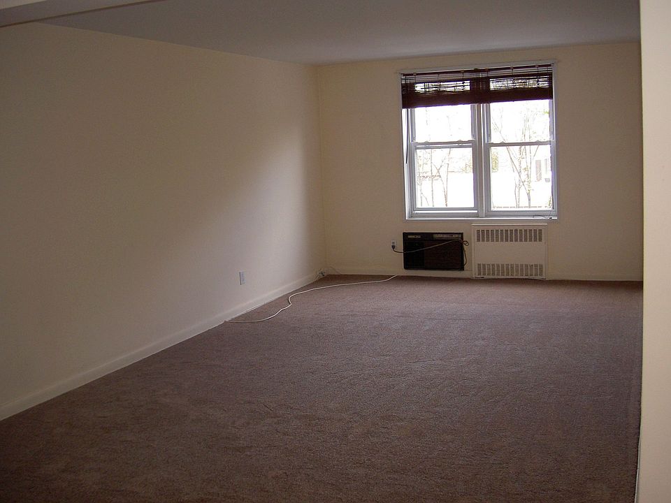 1st image of 100 Brooklyn Ave APT 3D