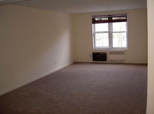 100 Brooklyn Ave APT 3D, Freeport, NY